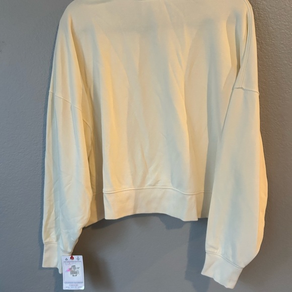 Champion Crewneck Sweatshirt Cream Natural L NWT | Colorful Flower Logo - Picture 7 of 8